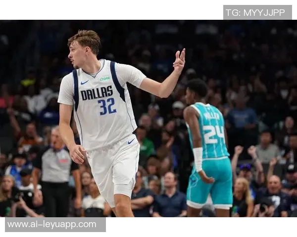 克莱鼓励弗拉格新秀赛季大胆尝试放开打球无需担心责任承担