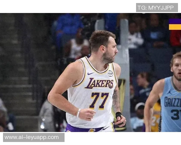 东契奇喜迎家庭新成员回归斯洛文尼亚庆祝第二个孩子降生 东契奇喜迎家庭新成员回归斯洛文尼亚庆祝第二个孩子降生